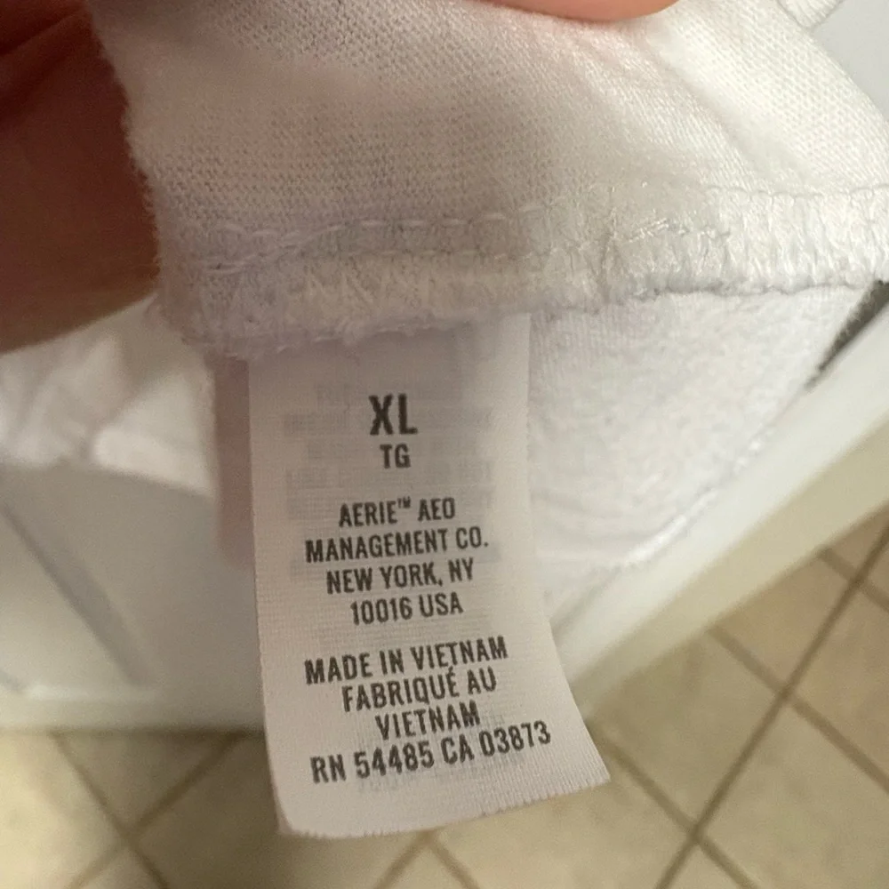 Aerie white Long Sleeve Tee - Picture 3 of 4